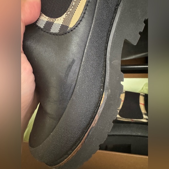 Pre loved kids Burberry Chelsea boots - Picture 7 of 8